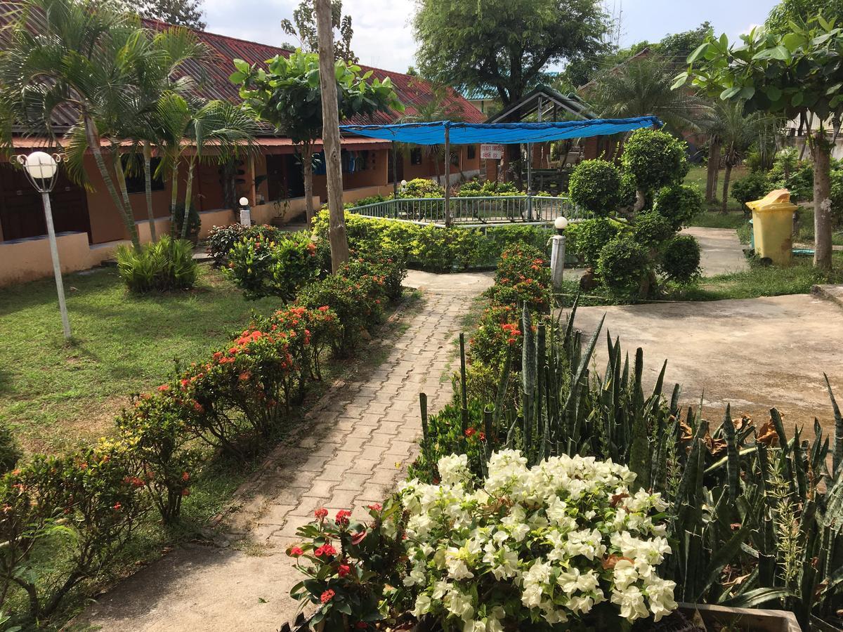 Sunshine Guesthouse Мае-Сот Экстерьер фото